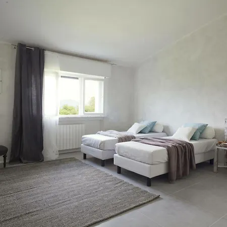 Apartment De Hura *
